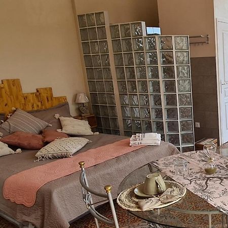 Florensac Chez Dedou Et Madou B&B 외부 사진