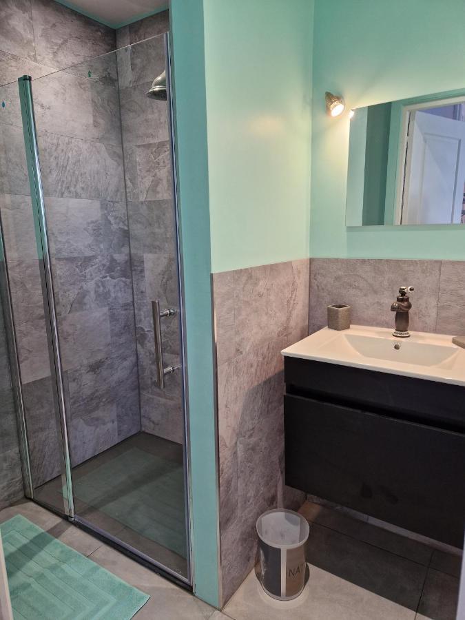 Florensac Chez Dedou Et Madou B&B 외부 사진