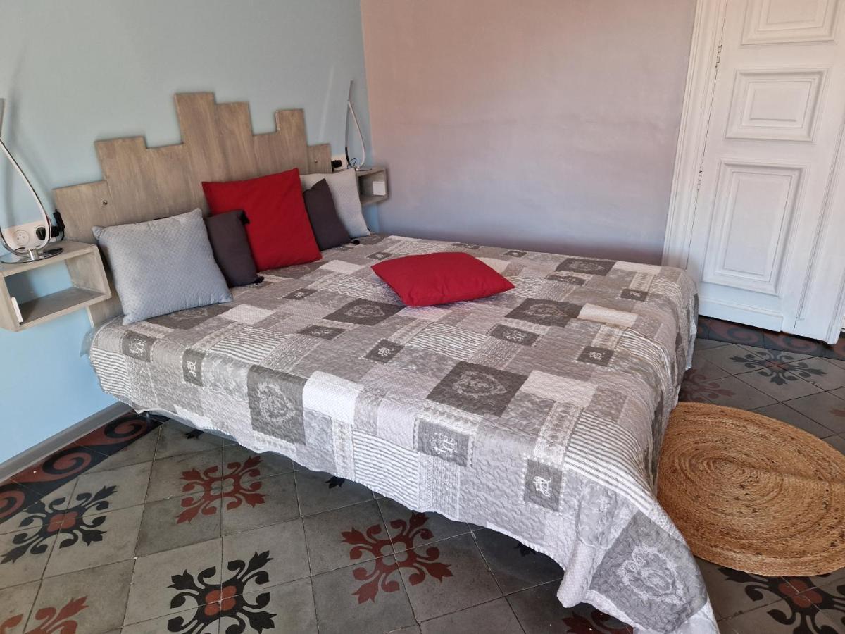 Florensac Chez Dedou Et Madou B&B 외부 사진